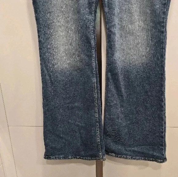 Old Navy Extra High Waisted Flare Jeans size  14 - Picture 5 of 7